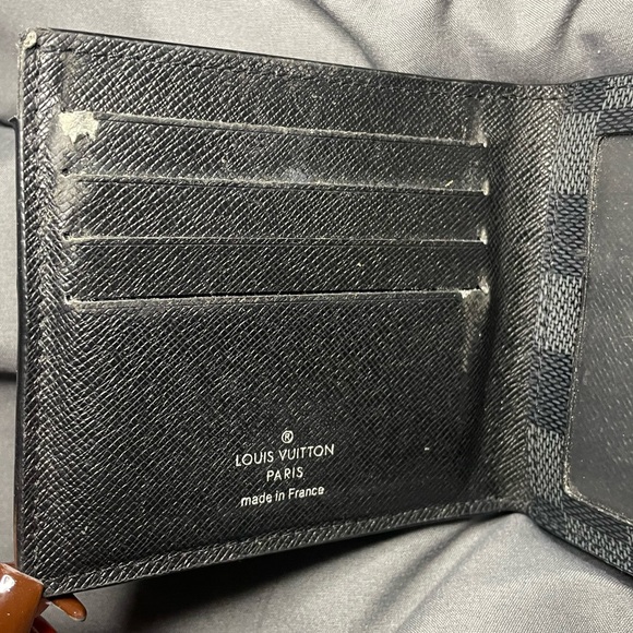 Louis Vuitton Wallet - Picture 3 of 13